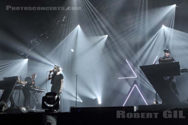 CHVRCHES - 2014-10-31 - PARIS - Grande Halle de La Villette - Lauren Eve Mayberry